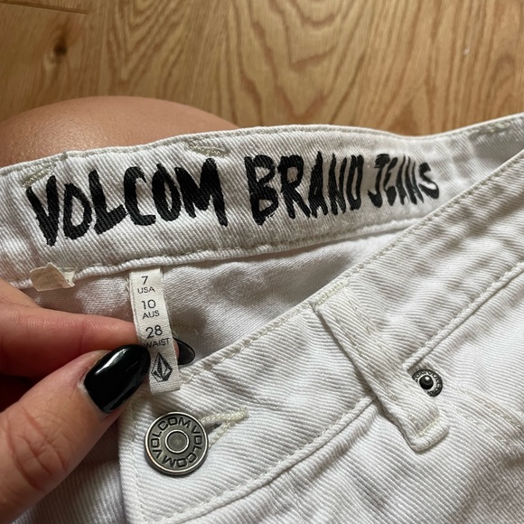 VOLCOM || Stoned Rolled Short-Size 7 - Picture 9 of 11